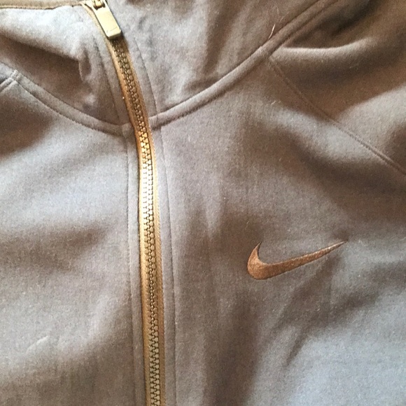 Nike sweatshirt jacket - Picture 2 of 5